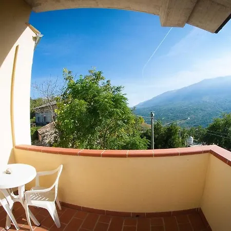 Agriturismo La Conca ベッド・アンド・ブレックファスト カラマーニコ・テルメ
